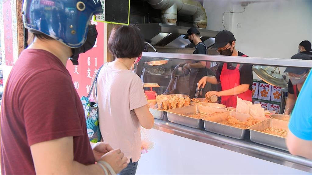 炸雞市場年產值300億 板橋佛心店家靠「這招」飄香30年