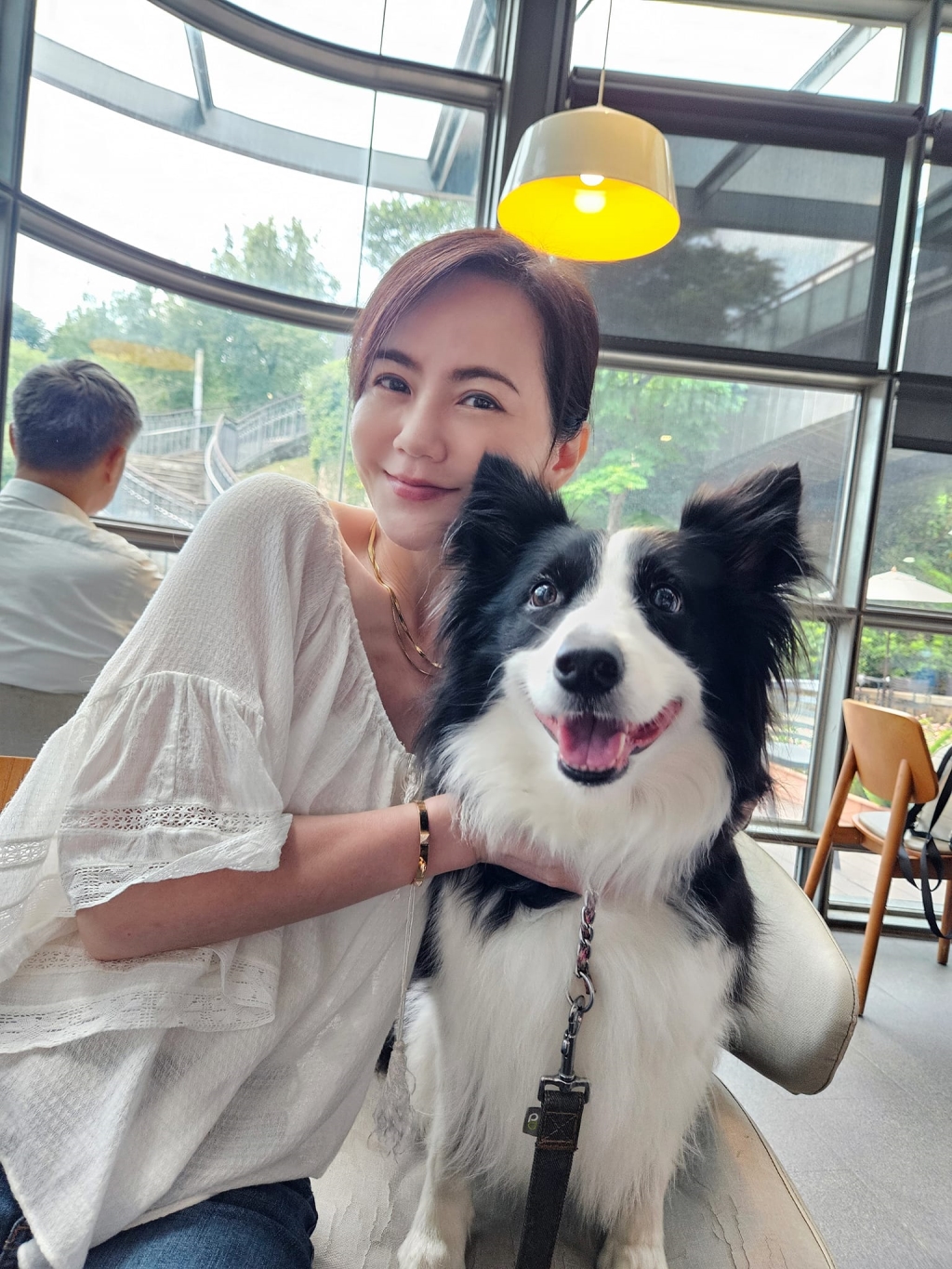 看不出來要50歲！八點檔女星簡沛恩「素顏真面目曝光」凍齡美貌網看傻