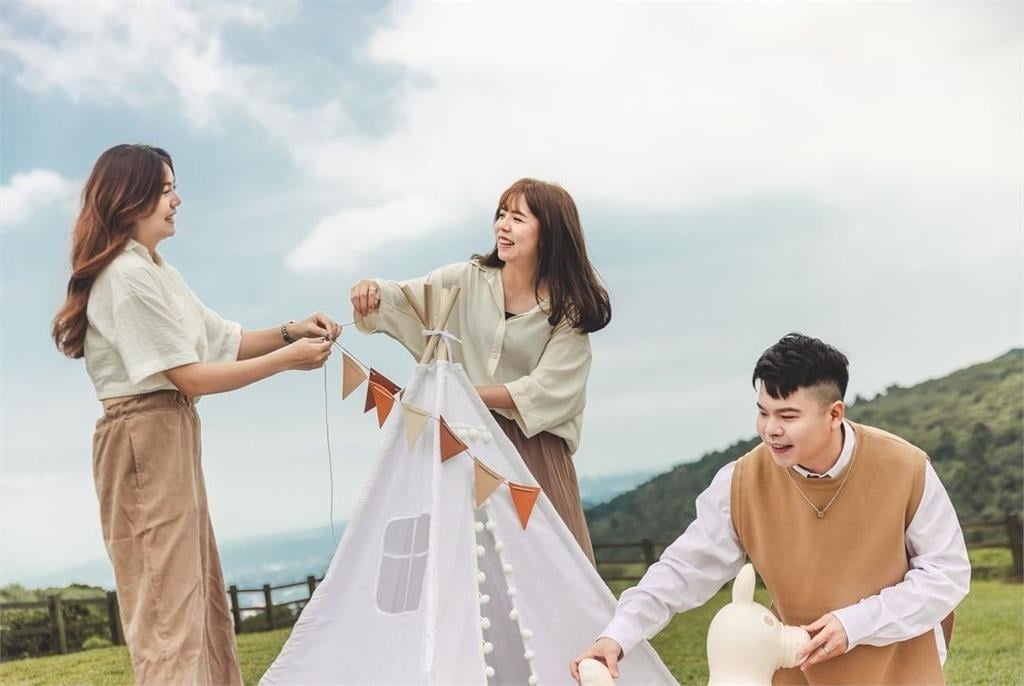 欸你幹嘛刪?百萬網紅遊中國新疆挨轟!網抓昔喊「香港加油」片段消失證據曝光