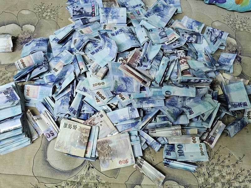 沙拉油桶存錢法