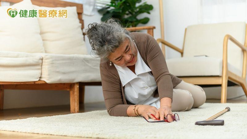 她在家突暈倒以為是貧血 就醫一查竟是右側升結腸長腫瘤惹禍 她在家突暈倒以為是貧血 就醫一查竟是右側升結腸長腫瘤惹禍