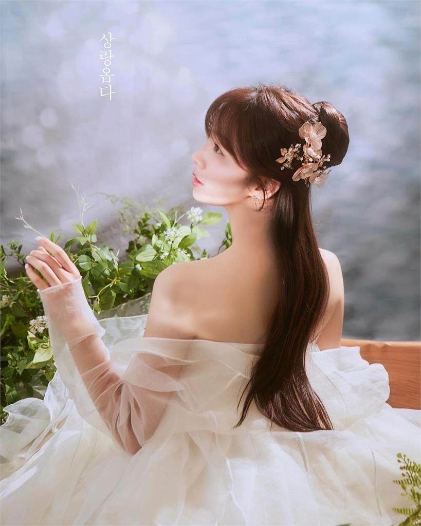 安芝儇「100%透光薄紗」轉身全沒遮!隊服全脫「判若兩人」網暈:仙女