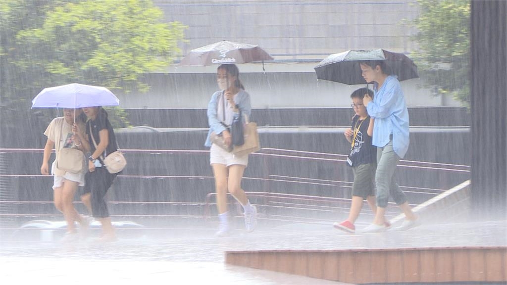 颱風沒來雨神降臨!連5天全台雨彈開炸「不輸輕颱」這天最猛