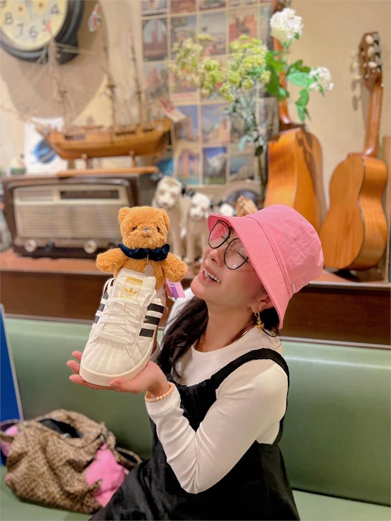 陳美鳳「芭比妝大消失」素顏全被拍!68歲真面目網驚:哇…