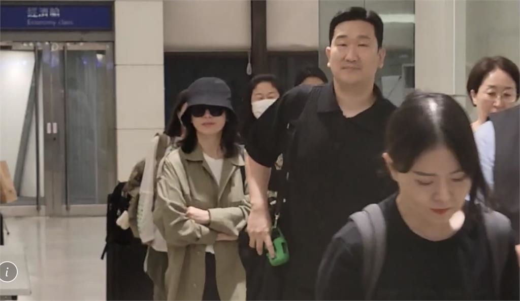 宋慧喬時隔7年來台　#-#低調現身桃機親切揮手致意