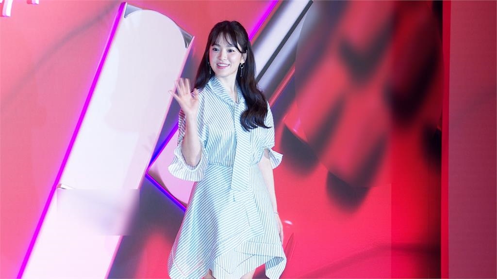 宋慧喬時隔7年來台　#-#低調現身桃機親切揮手致意