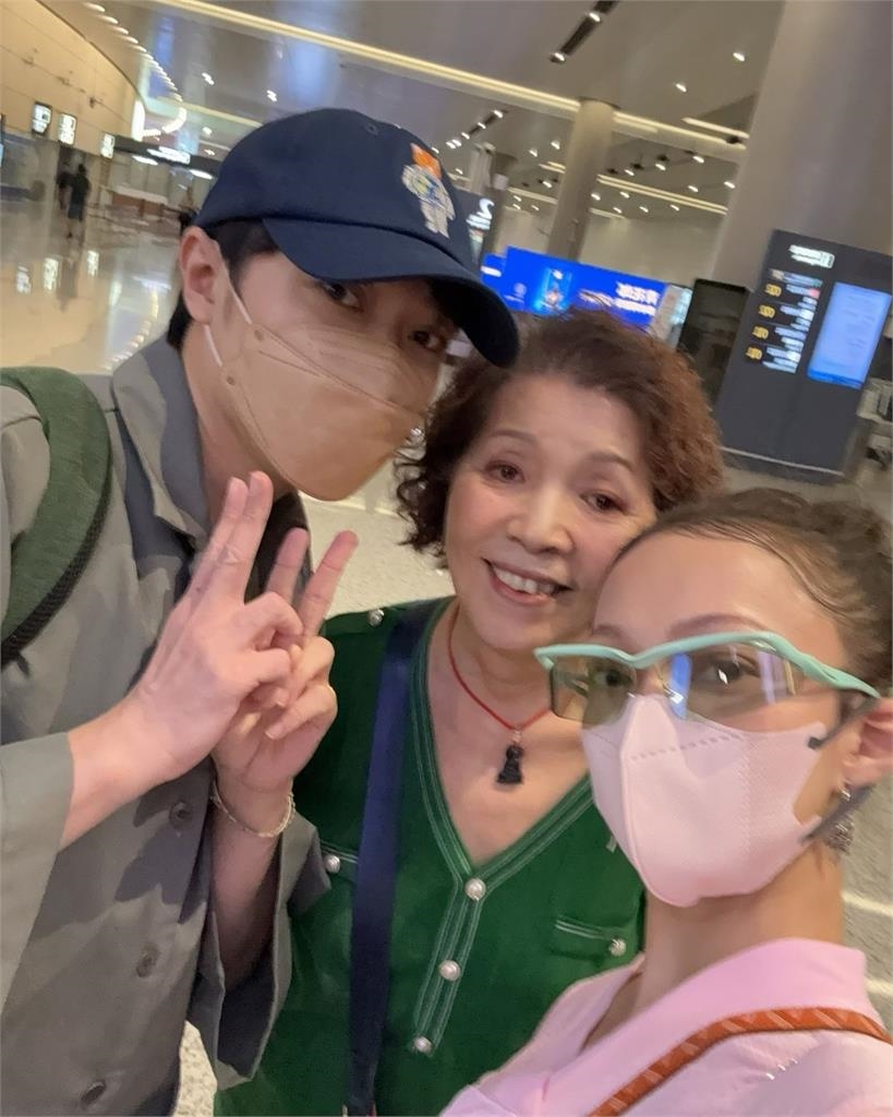 張韶涵發文「聽說我們不是朋友了」與他曬合照！發文澄清喊：誰說的？