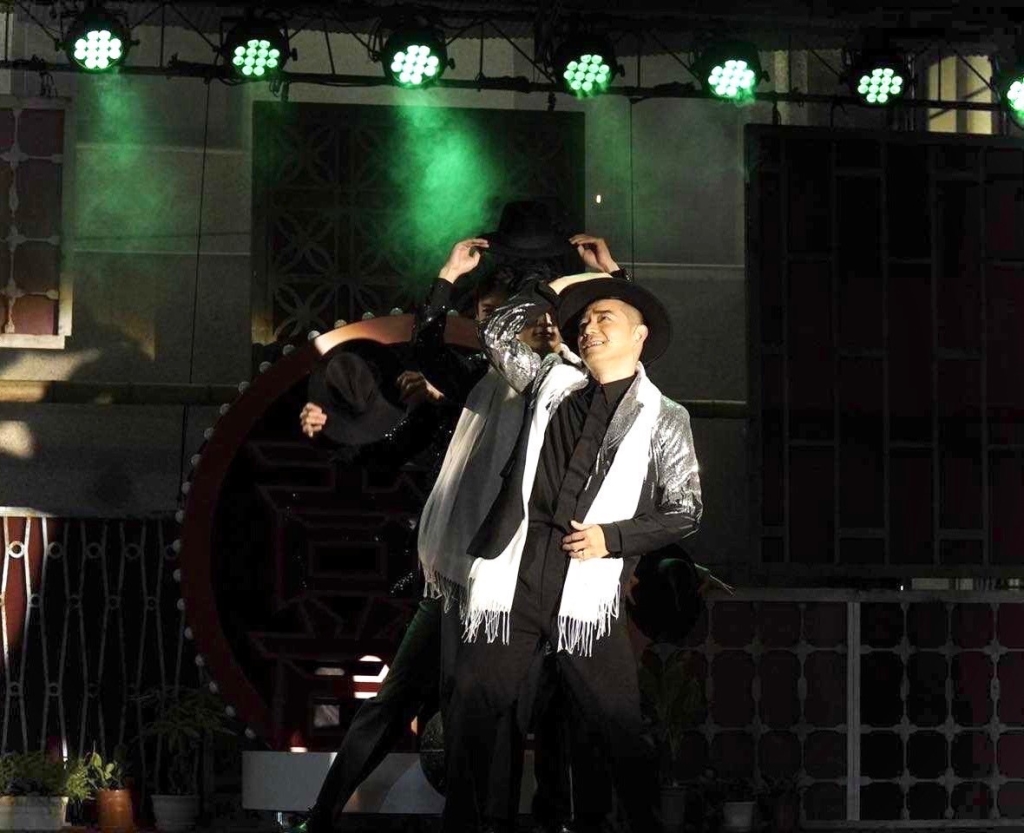 王偉忠領軍辦桌嫁女兒 ! 湯志偉當岳父秒懂箇中心情、前主播岑永康哭爆難捨嫁女