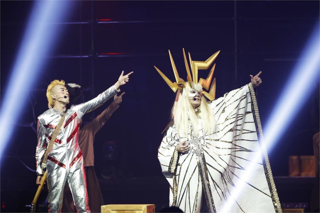 伍佰自導自演耗資6千萬 搖滾歌劇「成功之路」北流演出