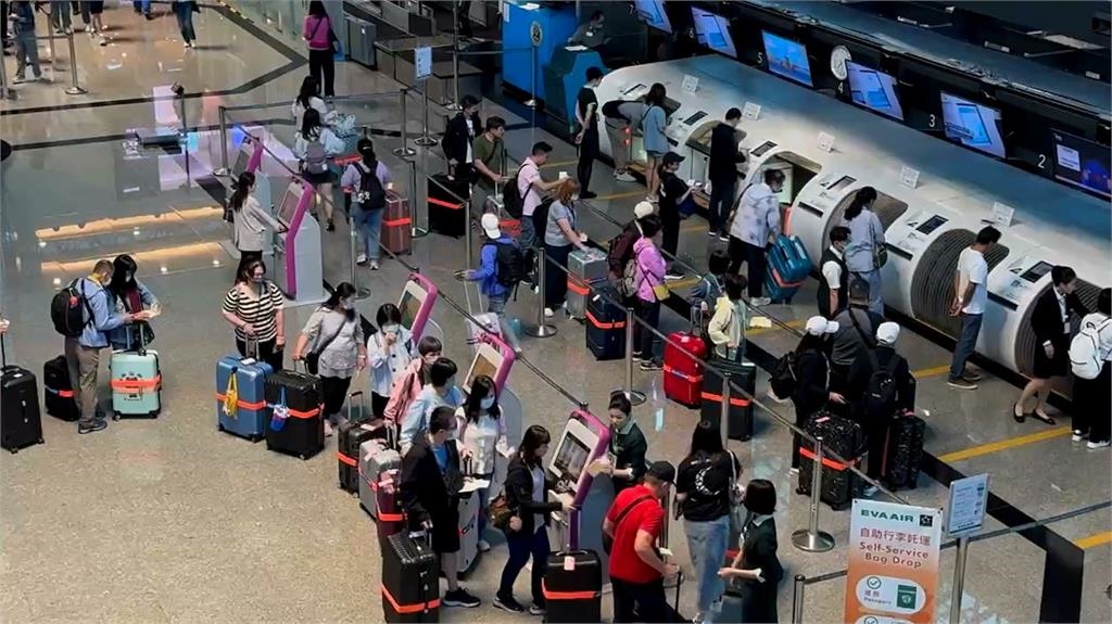 配合國慶大會空中操演 桃機上午3時段暫停起降