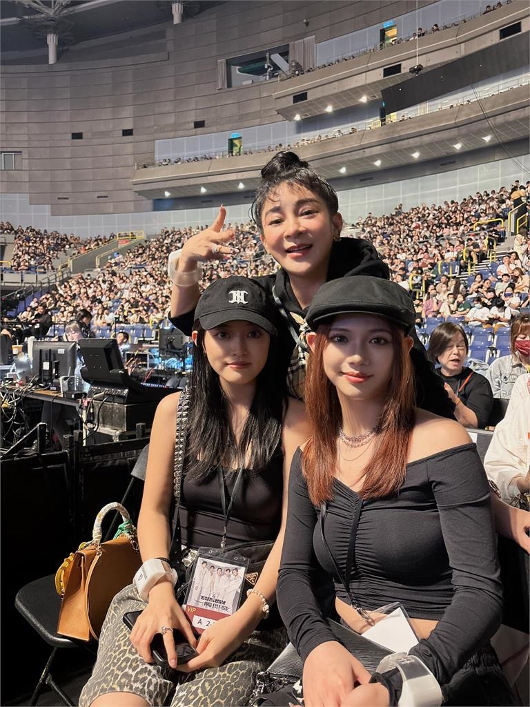 王彩樺二女兒「裹一塊布」失速下滑!「長大成人」媽媽猛誇:真的很會