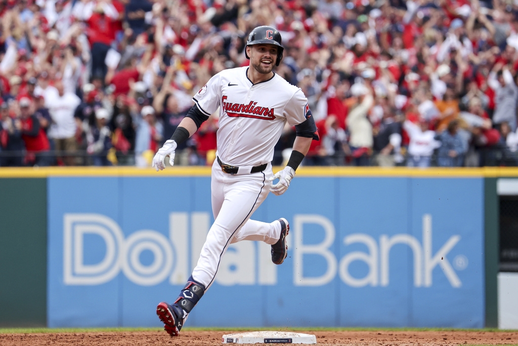 MLB（影）／湯瑪斯棒打投手三冠王超前滿貫砲！守護者勝老虎晉級美聯冠軍戰