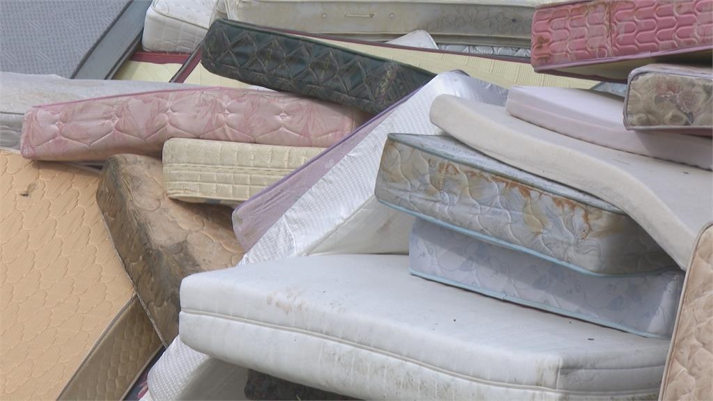 年收10萬張! 高雄環保局收廢棄床墊 明年起要收費