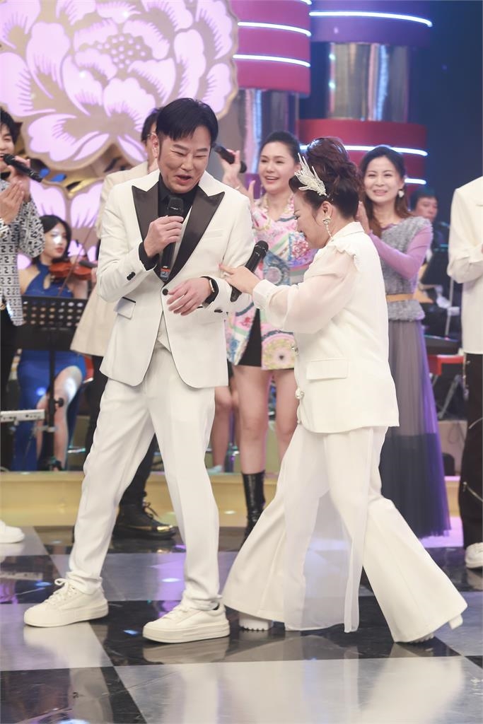 演唱《一代女皇》氣勢磅礡30年沒變被問怎麼保養!金佩姍「我吃防腐劑」