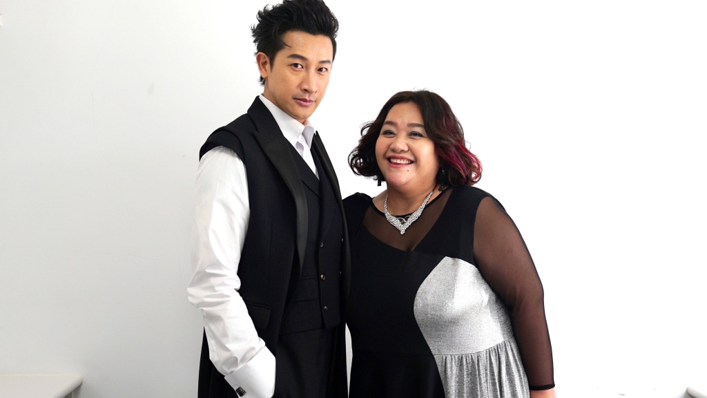 Darren邱凱偉、鍾欣凌聯袂金鐘頒獎   笑曝 : 全身緊繃 比入圍還緊張  