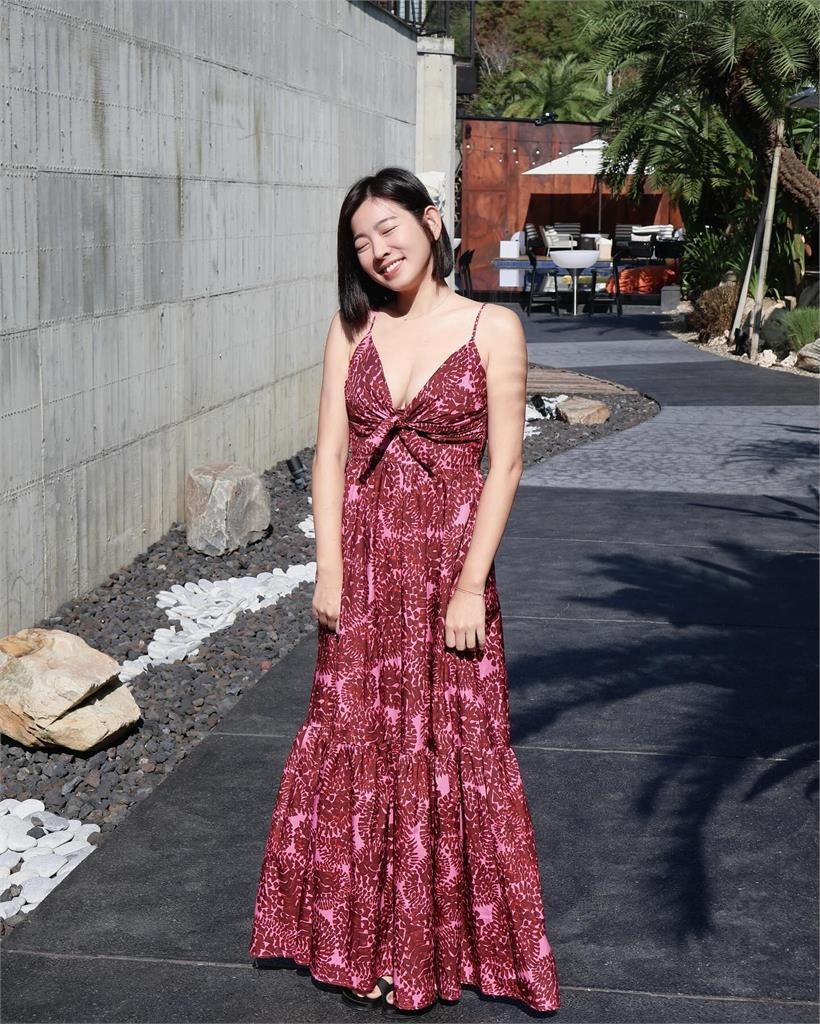 米可白狂炸「腰內肉」沒在怕!上身2條線「緊扛大U」真實身材全洩