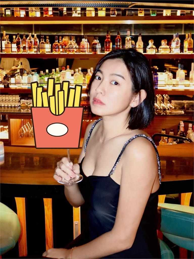 米可白狂炸「腰內肉」沒在怕!上身2條線「緊扛大U」真實身材全洩