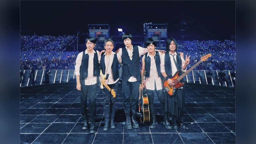 五月天演唱會恐遇康芮颱風來襲 相信音樂:審慎評估後「決定延期」 五月天演唱會恐遇康芮颱風來襲 相信音樂:審慎評估後「決定延期」