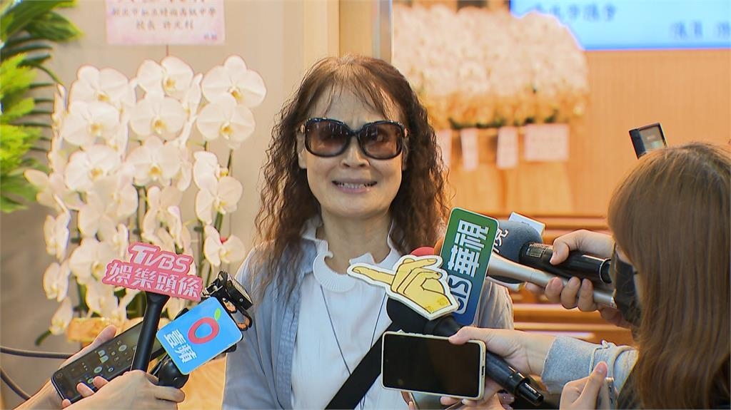 資深媒體人張友驊告別式 遺孀淚別曝送醫前「這件事」