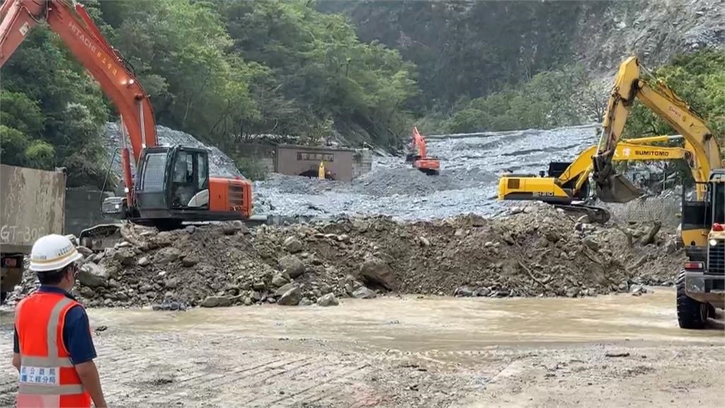 台9線匯德隧道搶修放行 車主等太久當場「刁車」