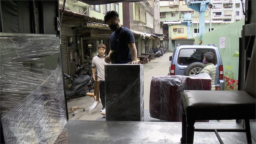 台北家具行徵司機「月薪6萬+業績年終」嘸人來！網嘆：你做1個月再來嘴