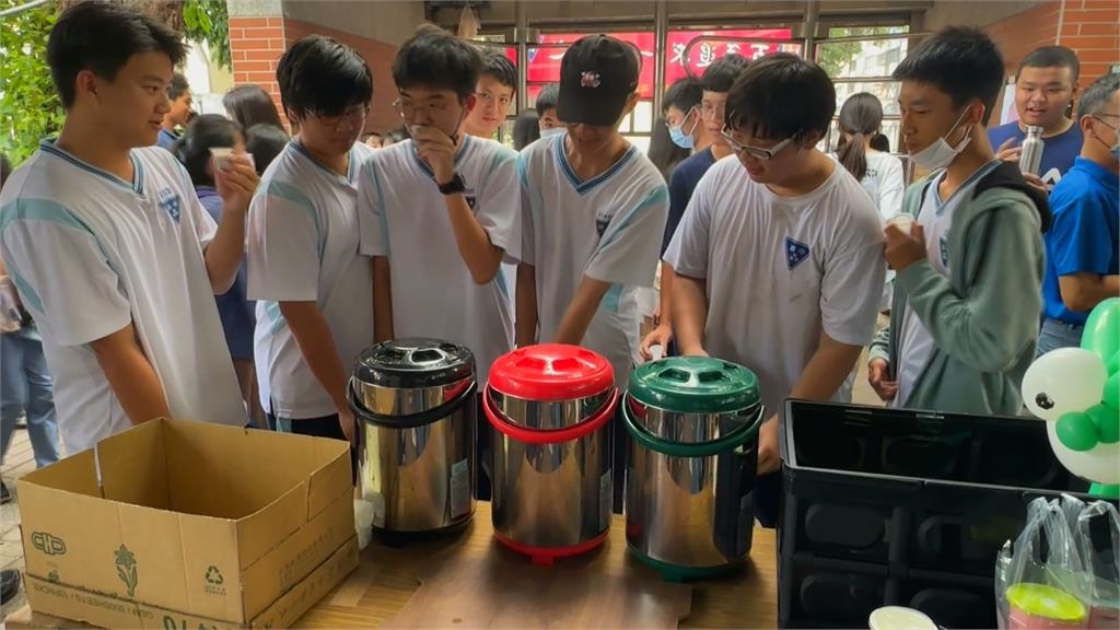 雄中「飲料日」適逢1111 教官備心酸檸檬汁安慰「單身狗」