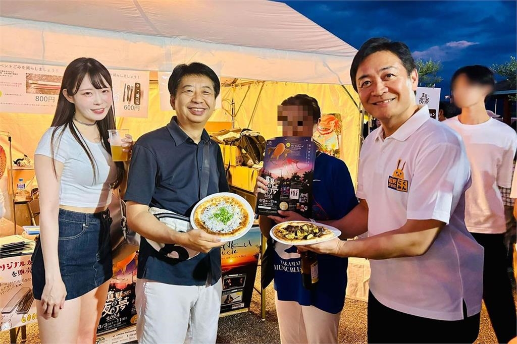 日本黨主席「婚內偷吃」小16歲寫真女星！「光速切割」秒謝罪…她慘狀全曝