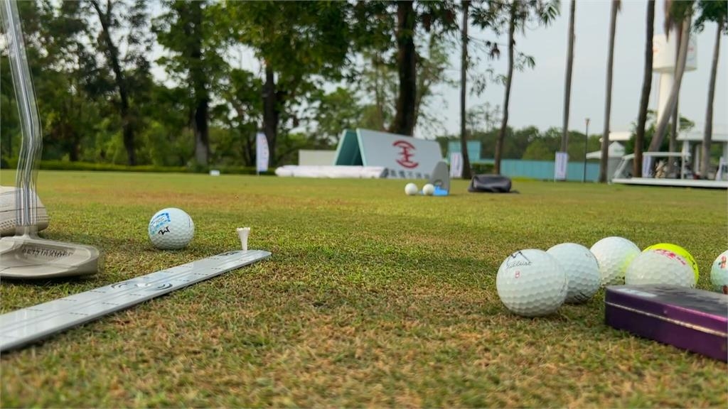 郭台銘一桿進洞包50萬紅包賞桿弟 心疼荷包可保「一桿進洞險」