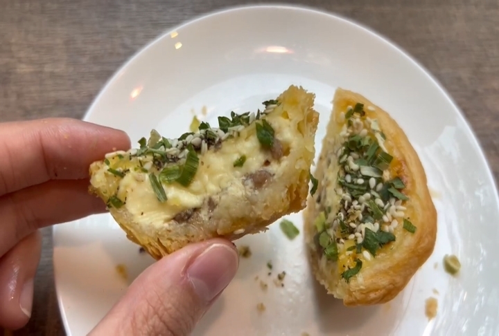 日本高人氣「厚鬆餅堡」開賣！ //麥當勞早餐時段人潮爆