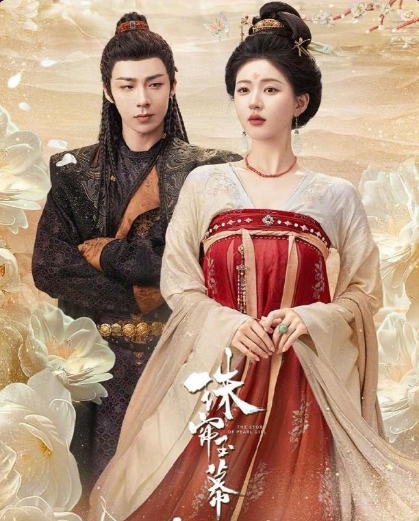 趙露思「戲外貼貼男演員」影片曝!「抱抱+餵棒棒糖」粉絲氣炸:騙夠沒?