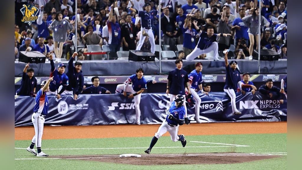 12強賽／下班後趕大巨蛋為台灣隊加油！第二戰對多明尼加20388人進場