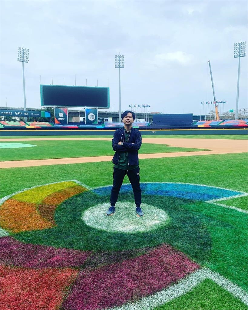 12強賽／台灣隊賽後記者會「這2位翻譯」獲網讚：專業的！真面目曝光