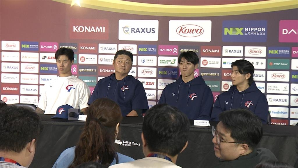 12強賽／台灣隊賽後記者會「這2位翻譯」獲網讚：專業的！真面目曝光