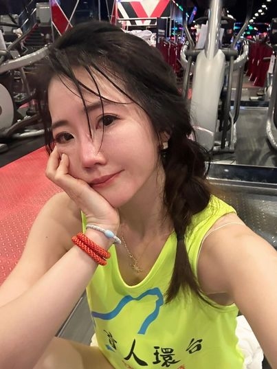 謝忻運動到哭「癱在跑步機上」路人急關心!她淚崩喊:身心處於臨界點