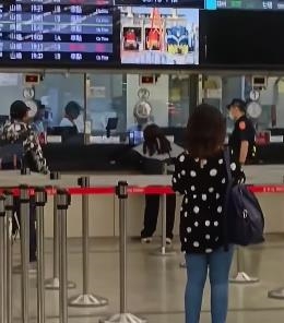 快新聞/氣噗噗!台中女找嘸車票「在車站咆哮」 失控亂叫影片曝光