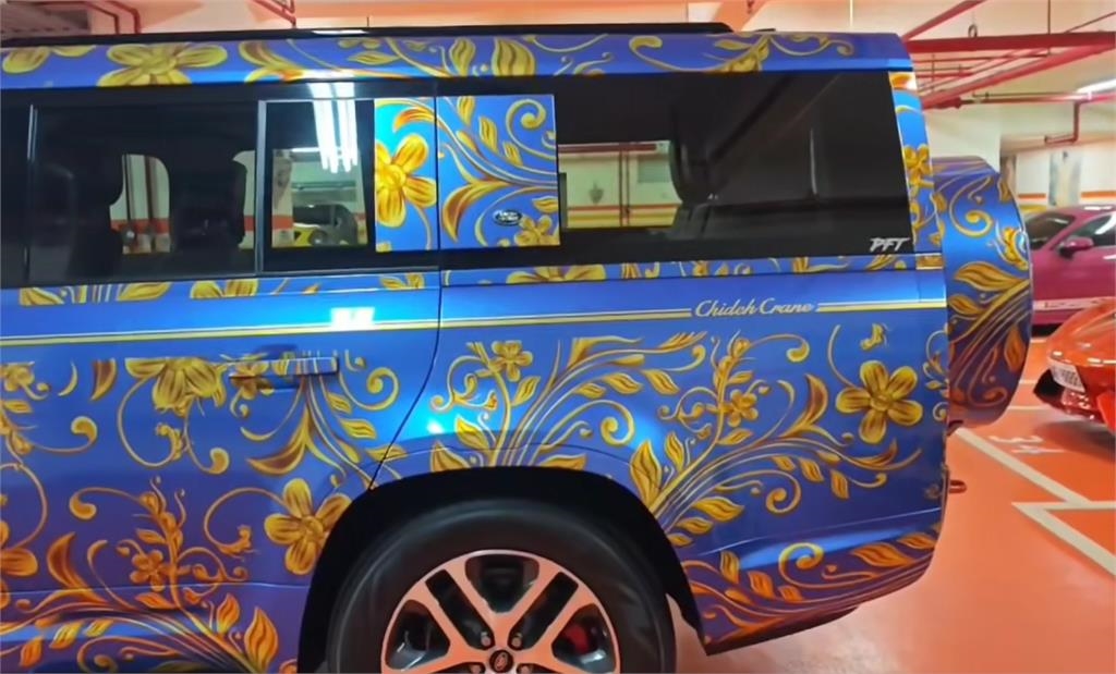 竹北吊車大王「446萬小老婆」變身青花瓷!愛妻吐槽:像禮儀車