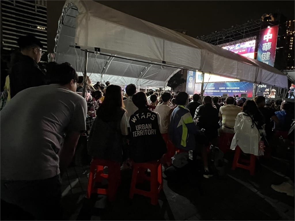 快新聞／桃園世棒賽轉播「巨大棚子」擋視線！　黃瓊慧：今晚前須改善