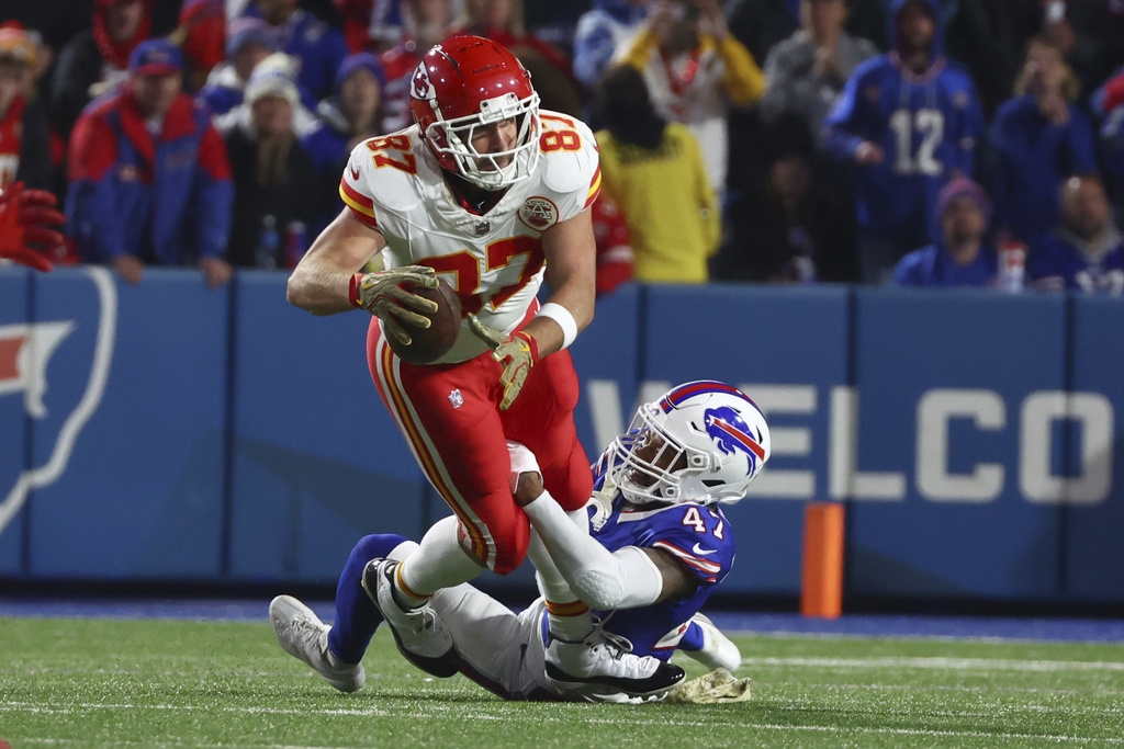 NFL(影)／最強粉絲沒到客場幫男友加油?　酋長吞下本季第一敗