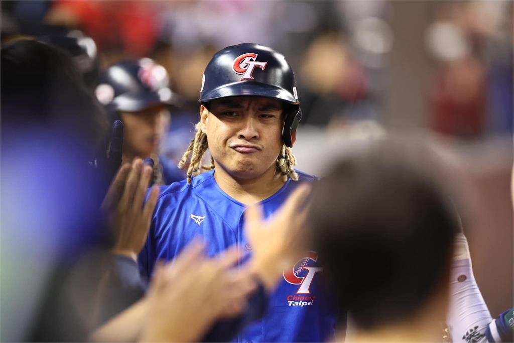 12強賽/吉力吉撈3分砲嗨衝本壘!網見「1動作」笑翻:教練進傷兵名單