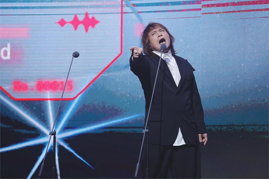 12強賽/伍佰開唱突喊「台灣隊去日本」!應援左搖右晃…網嗨:比啦啦隊還頂