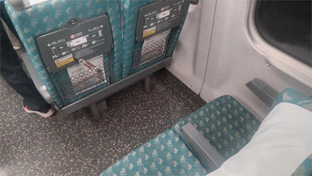 外籍男亂坐高鐵座位還「情勒」！同行台女護航「1句」反遭全網砲轟