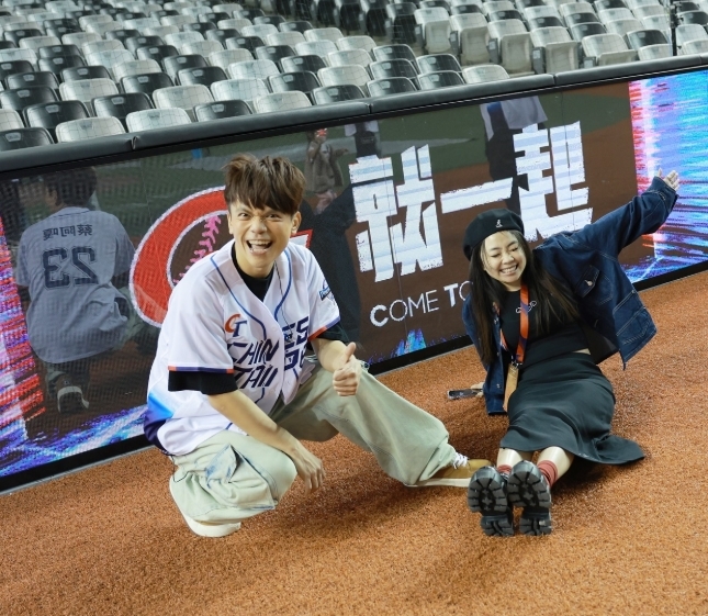 蔡阿嘎早周杰倫一步「大巨蛋開唱」！嗨唱12強賽主題曲：承讓了