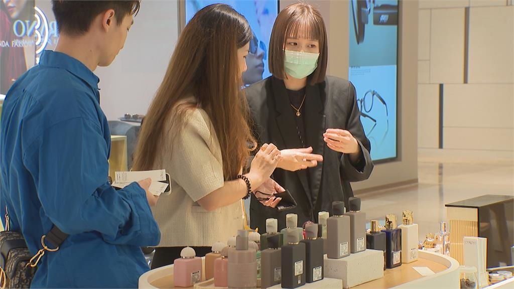 高雄百貨公司引進14家精品 搭配周年慶活動搶攻消費者荷包