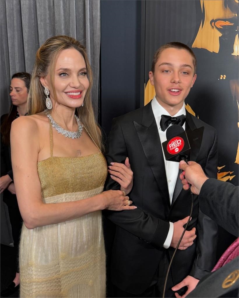 好萊塢女星裘莉帶「小小布」久違亮相!帥氣臉蛋被網讚簡直就是「他」