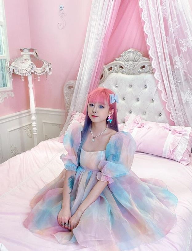 網紅白紀亞消失2年！27歲近況「開炸SSR身形」真面目網嚇爛：認不出來