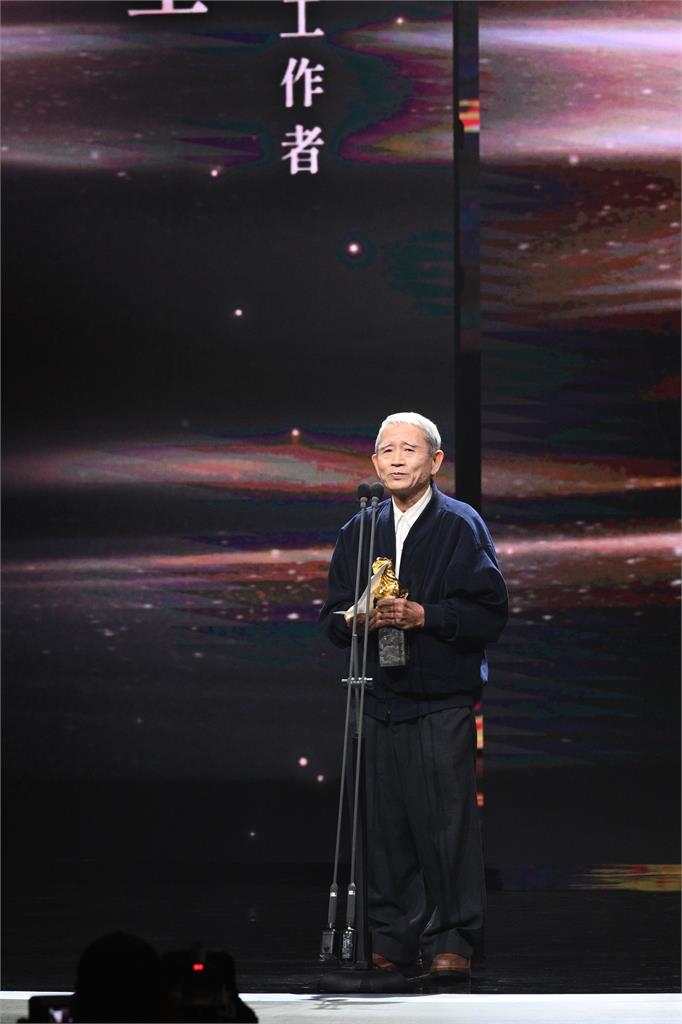 金馬61/不斷更新!完整名單1次看 國寶噴畫師李錫堅獲年度台灣傑出電影工作者