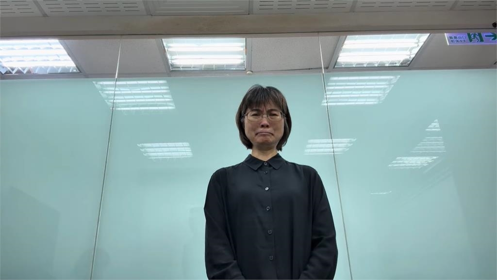 謝宜容道歉「7分鐘擠不出1滴淚」全網傻眼！李怡貞4句狠諷：律師提油救火