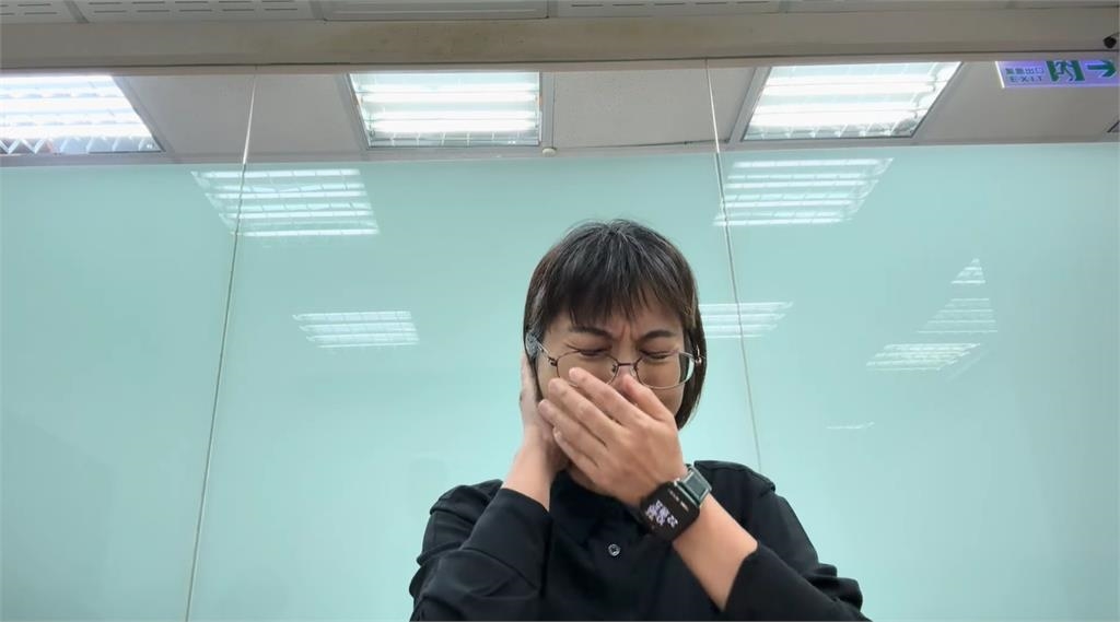 謝宜容道歉「7分鐘擠不出1滴淚」全網傻眼！李怡貞4句狠諷：律師提油救火