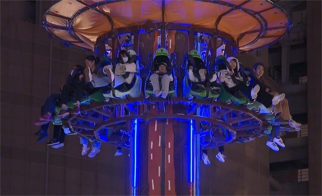 兆豐銀家庭日董事長帶孫子女同樂　並捐贈享樂金給家扶基金會做公益