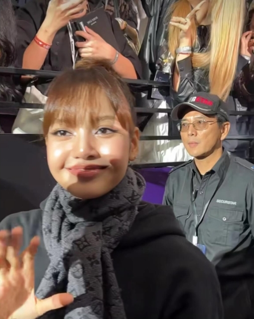 人間芭比Lisa後台「0修圖」照片流出！網嚇壞：腫成豆「sa」饅頭